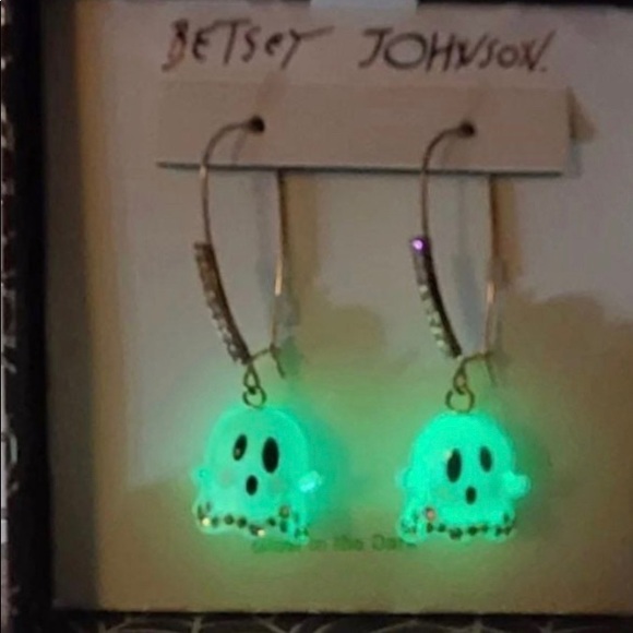 Betsey Johnson Glow in The Dark Ghost Dangle Earrings NEW - Picture 3 of 3